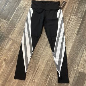 KIMBERLY Black and white leggings. Medium.
